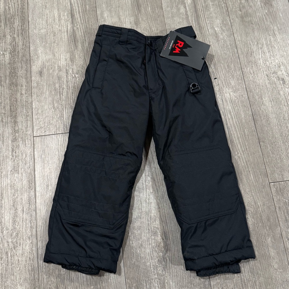 BUNDLE 2 ITEMS FOR $8✨

FINAL SALE✨

Kids Black Snow Pants